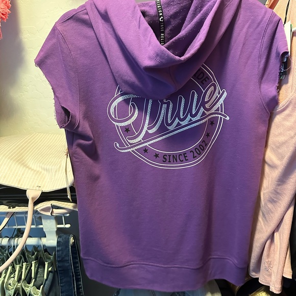 True Religion - Picture 2 of 4